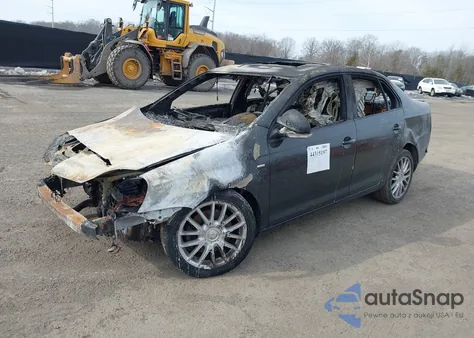 2008 Volkswagen Jetta Wolfsburg z USA, uszkodzony, nr VIN 3VWRJ71K88M194666